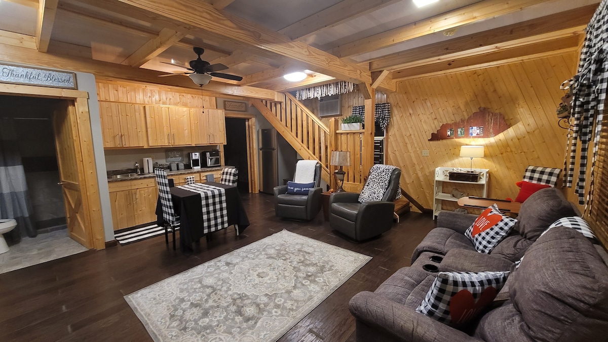 Ruckel 's Rustic Retreat Cabin
