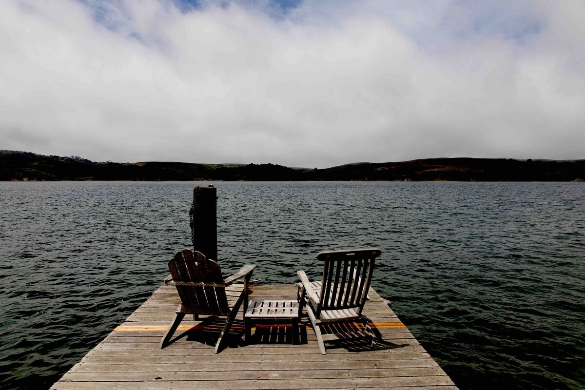 Amazing Waterfront Cottage in Point Reyes. Dogs ok