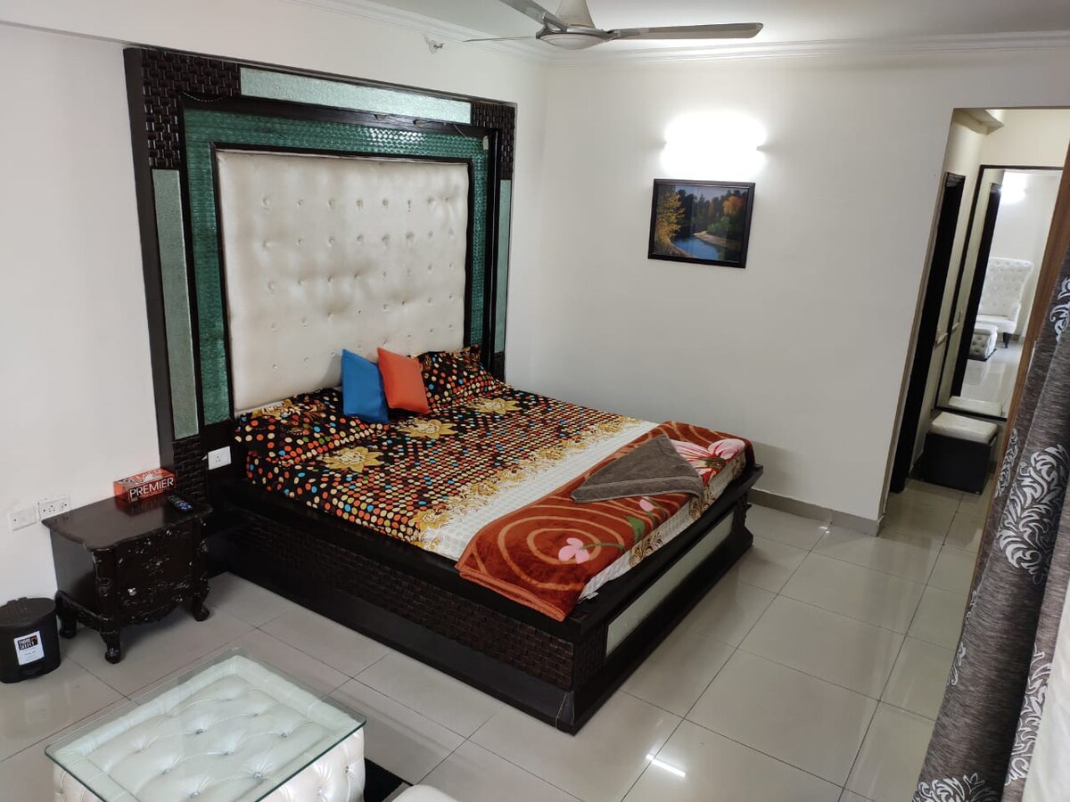 豪华4卧室，靠近印度诺伊达世博会场。