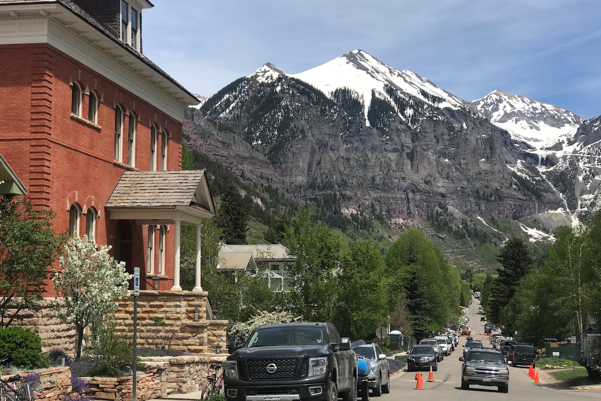 美丽明亮的历史悠久的Telluride单间公寓