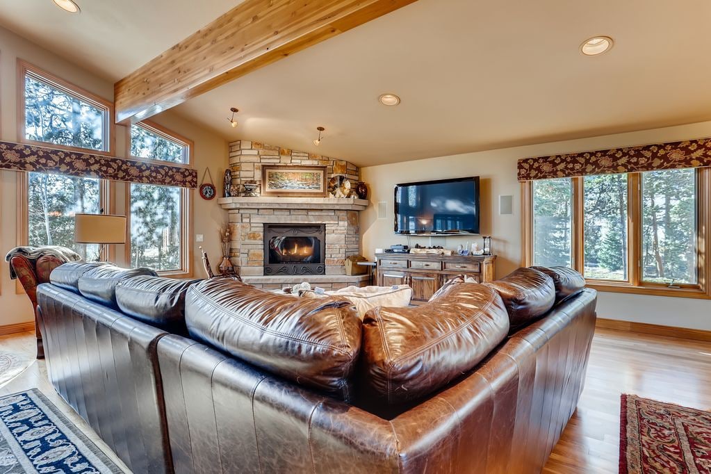 Lux Mtn Home w/Hot Tub, Sauna, 3 fireplaces, views
