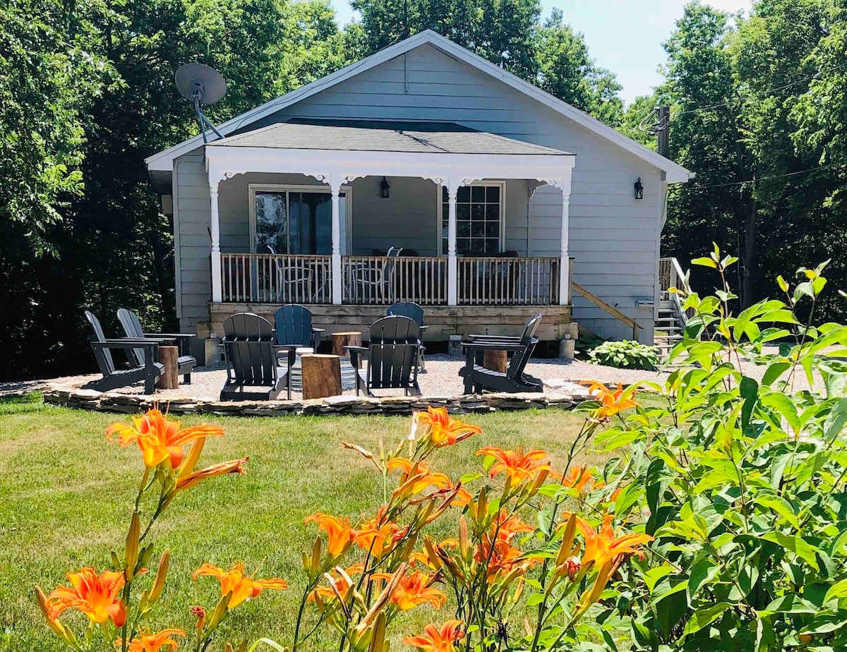 Back Unit 96 N Shore, Cottage House Pelee Island