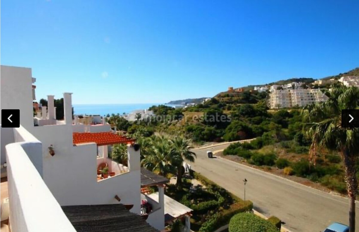 Entire House - Sea Views 300 meters to the beach