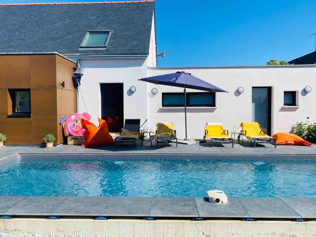 Belle villa contemporaine avec piscine  au calme