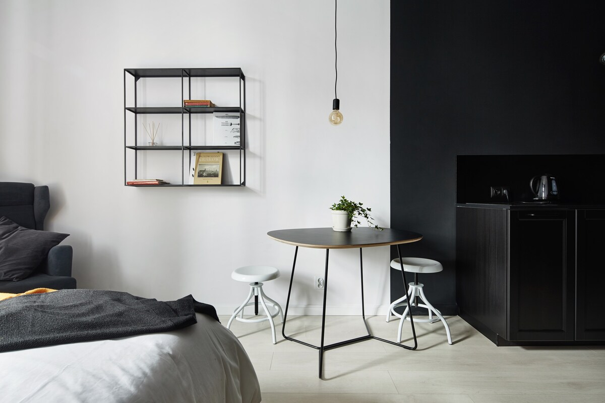 Atelio Apartments - Black No. 3