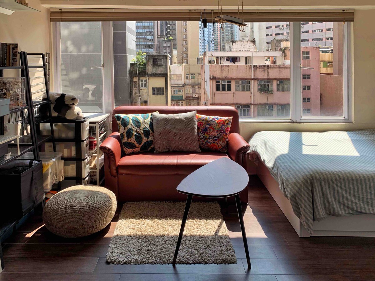 位于香港市中心赛英蓬（ Sai Ying Pun ）的舒适私人单间公寓