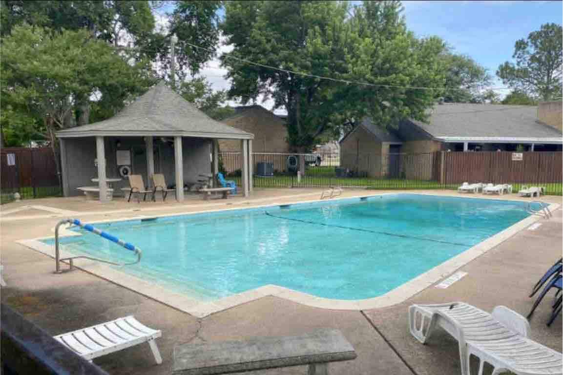 Close to Everything in DFW, Shared Pool!