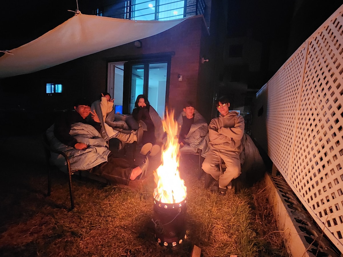 추가요금 없이 10명 신축독채/ 워라밸타운하우스-14호(50평 단독 정원, 반려동물 환영)