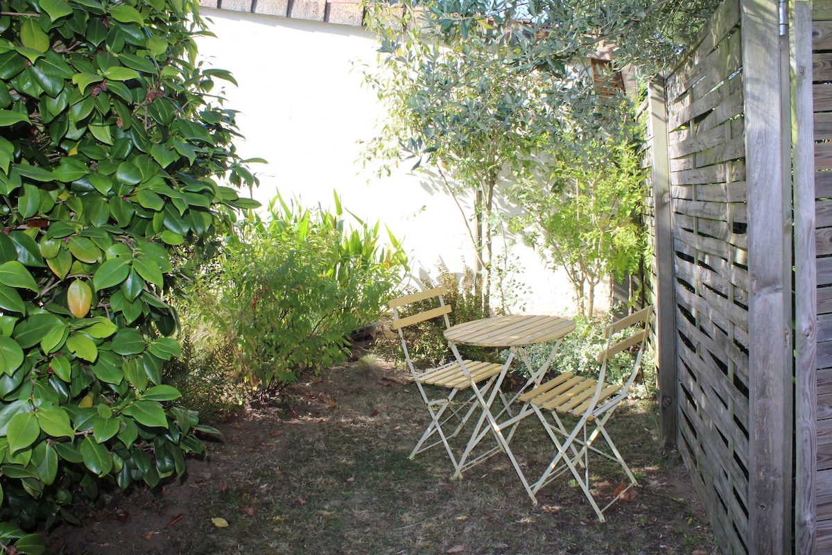 Maisonnette indépendante dans un village