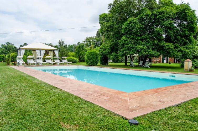 Vacavilla带花园和泳池的乡村别墅