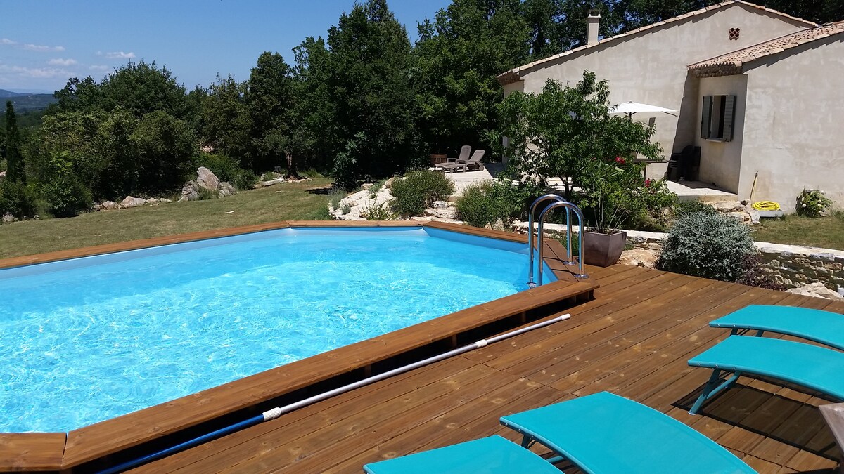 Très joli Mazet avec piscine vue sur les Cevennes