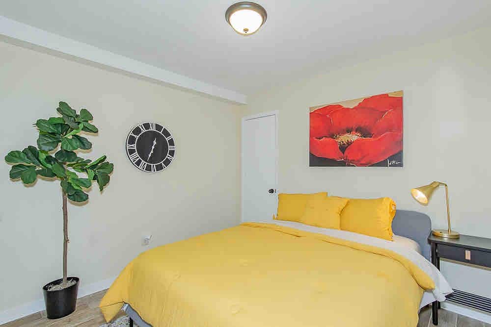 Cozy & Convenient 3 Bedrooms Plus Sleeper Sofa