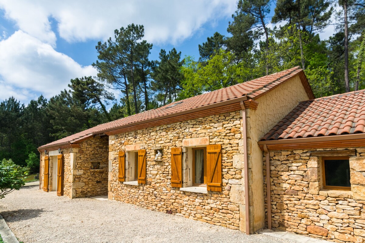 Picturesque holiday home with pool