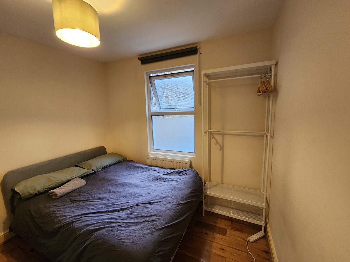 Clean quiet Safe Double room 2mins from Clapham