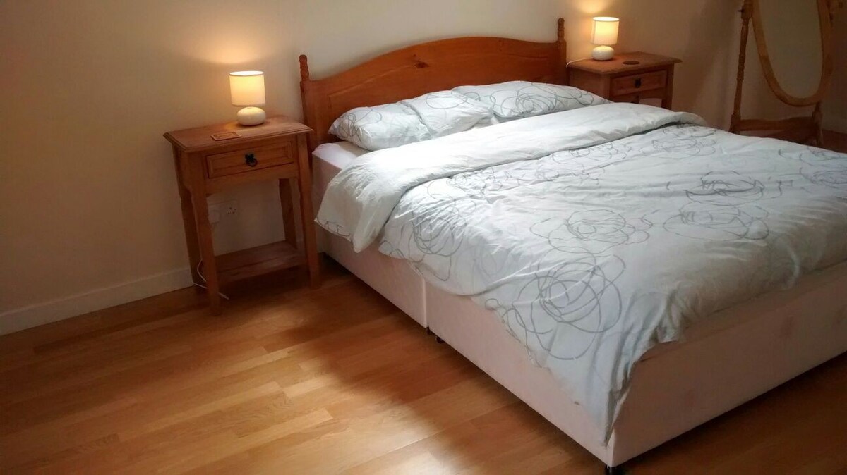 Ranafast, Annagry,5 bed sleeps 10+ Crolly Gweedore