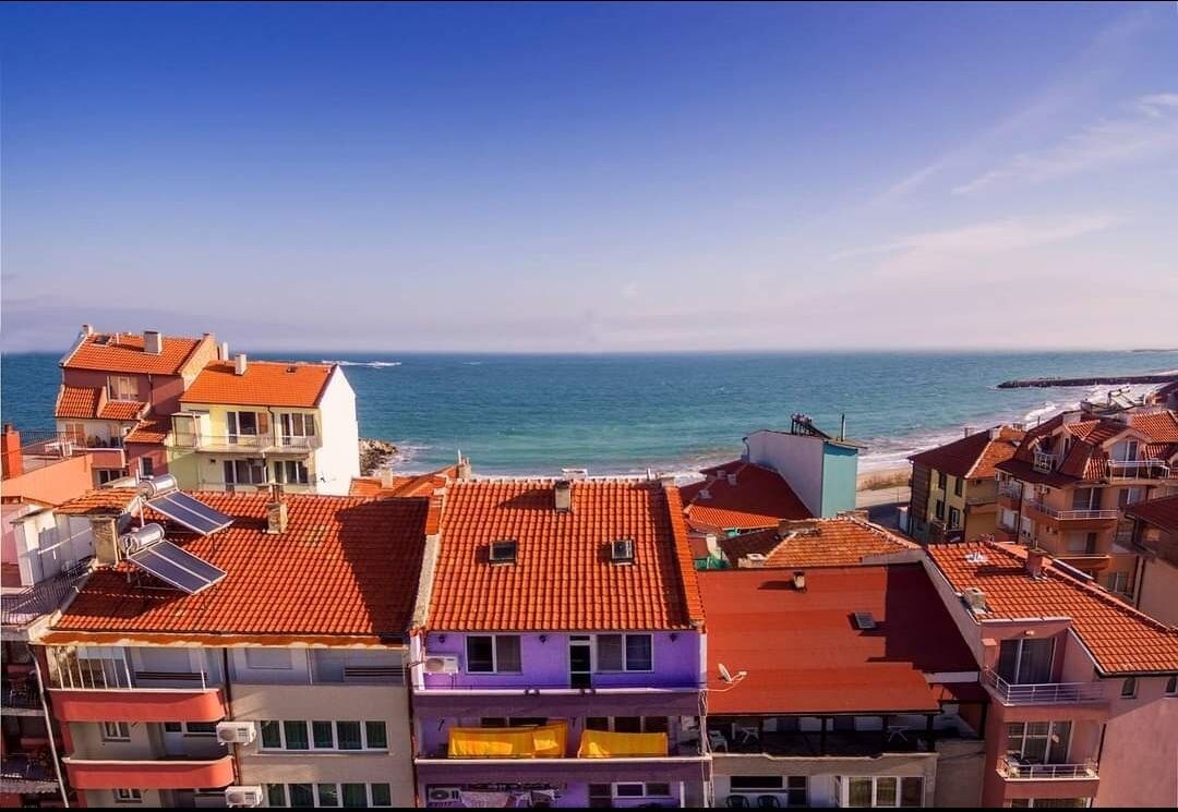 Seaside apartment in the old town