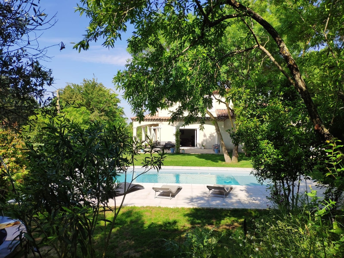 贝塞尔（ Beziers ）、家庭住宅、温水泳池花园