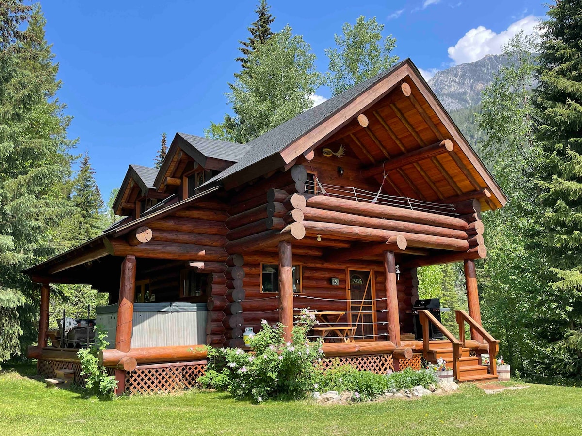 舒适的木屋，可欣赏壮丽的山景。