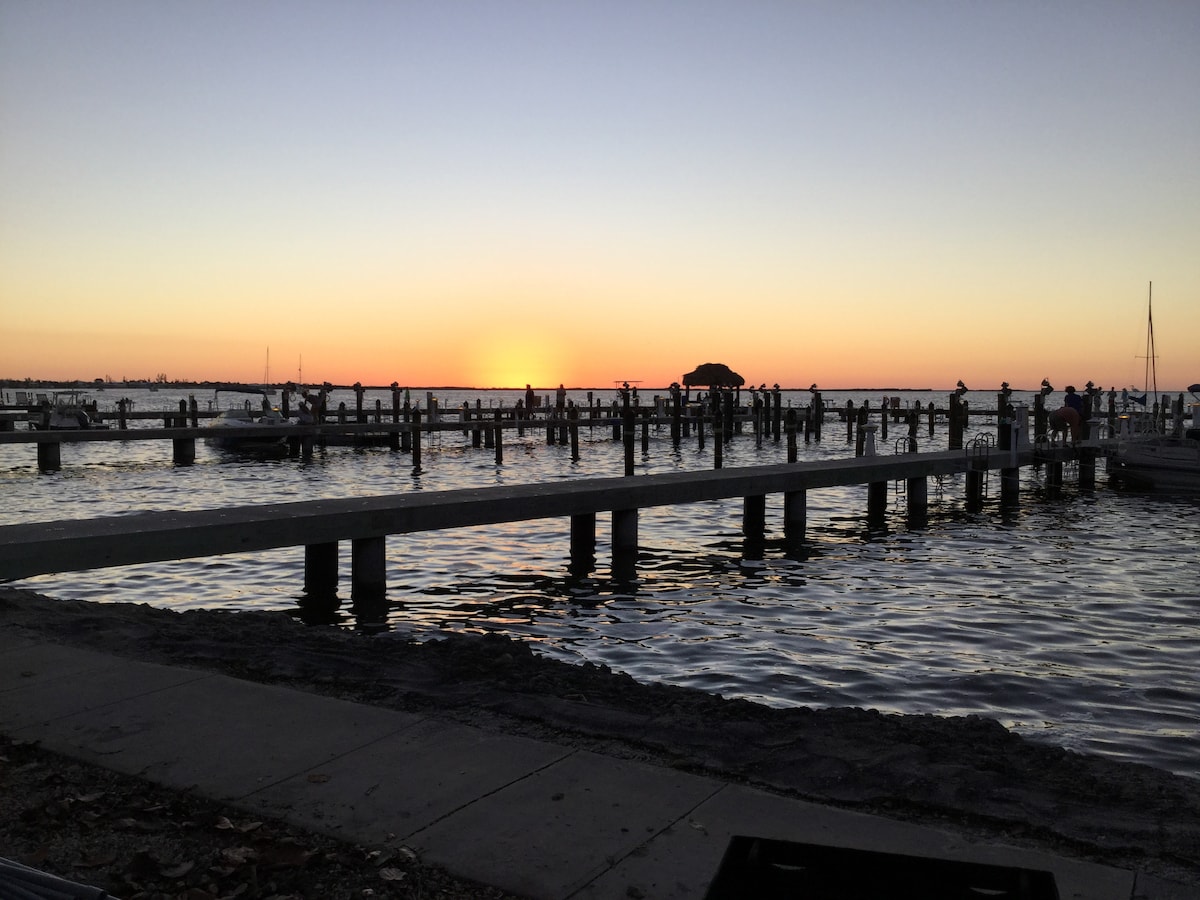 拉戈（ Key Largo ）度假胜地，欣赏海湾美景