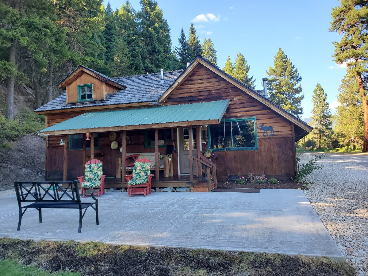 Graves Creek Mountain Meadows Cabin