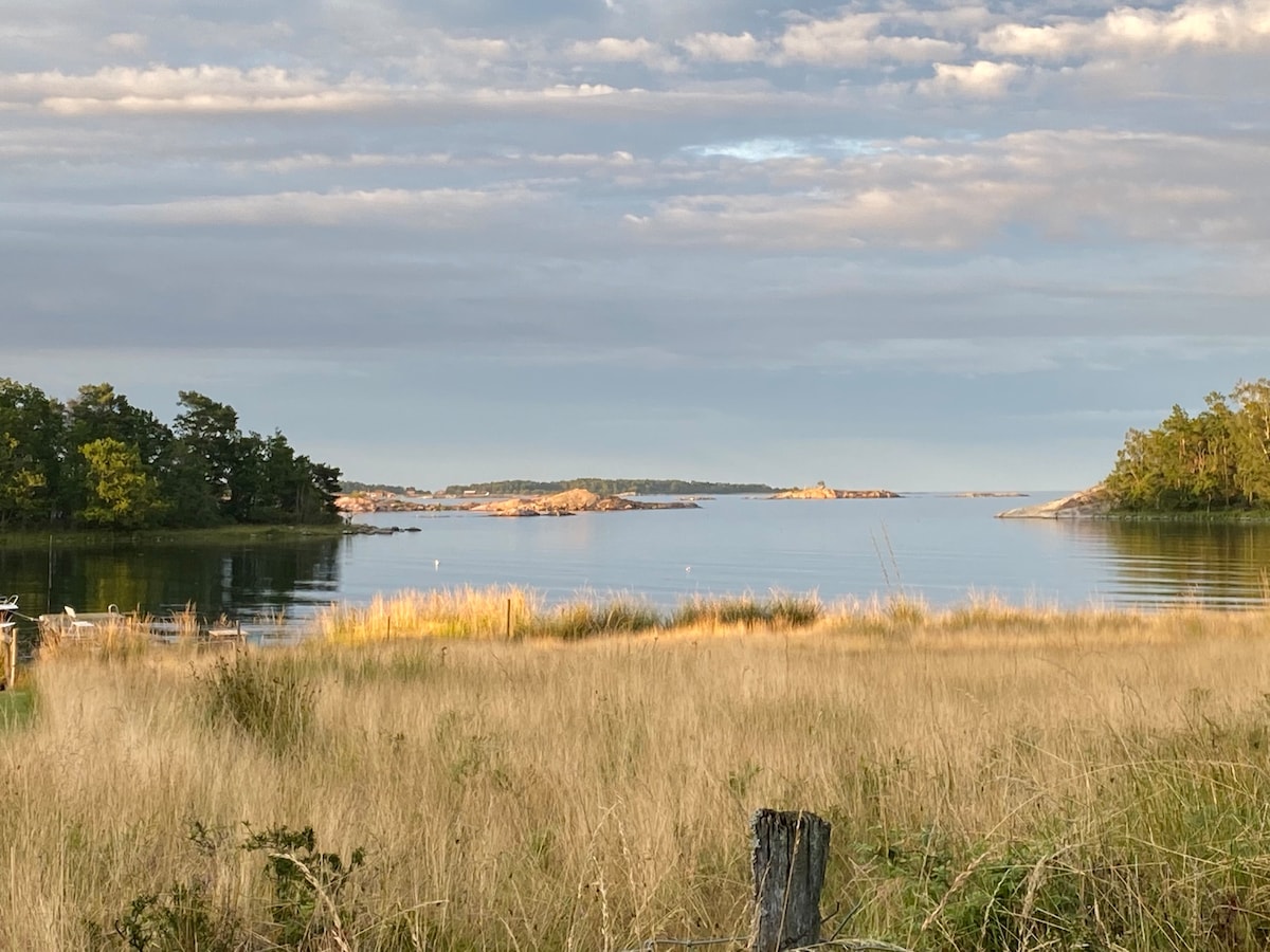 Semesterparadis vid havet med egen badtunna