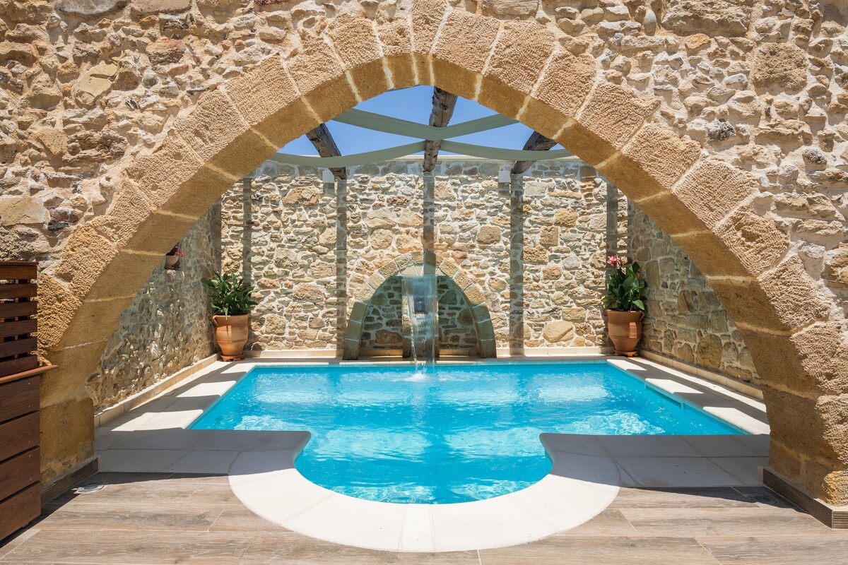 Doro Villas | Private Heated pool & Jacuzzi