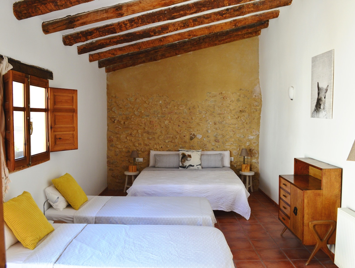 Quadruple Room in Spanish hamlet