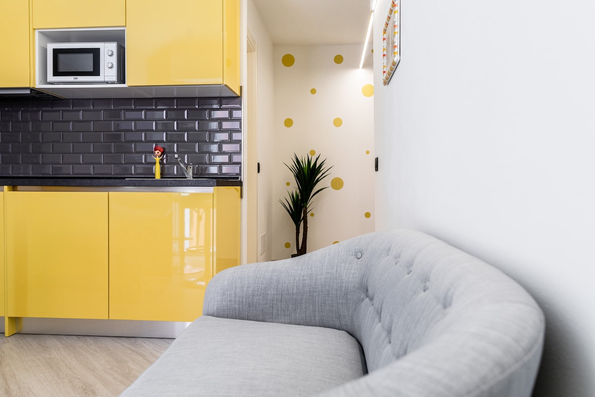 Apartment Yellow * 008031-LT0758