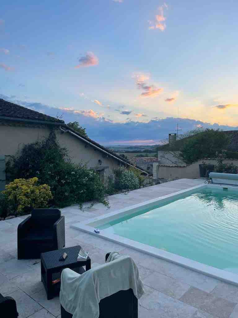 Entire maison and pool in Saint-Puy village, Gers.