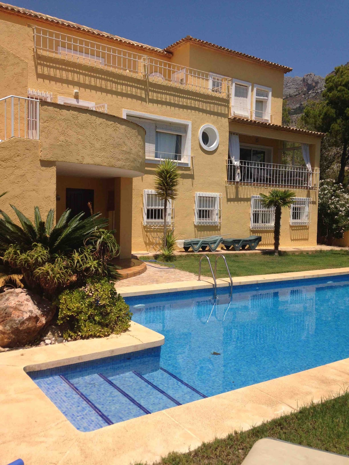 Altea ,10 pax.,groundfloor of villa, private pool