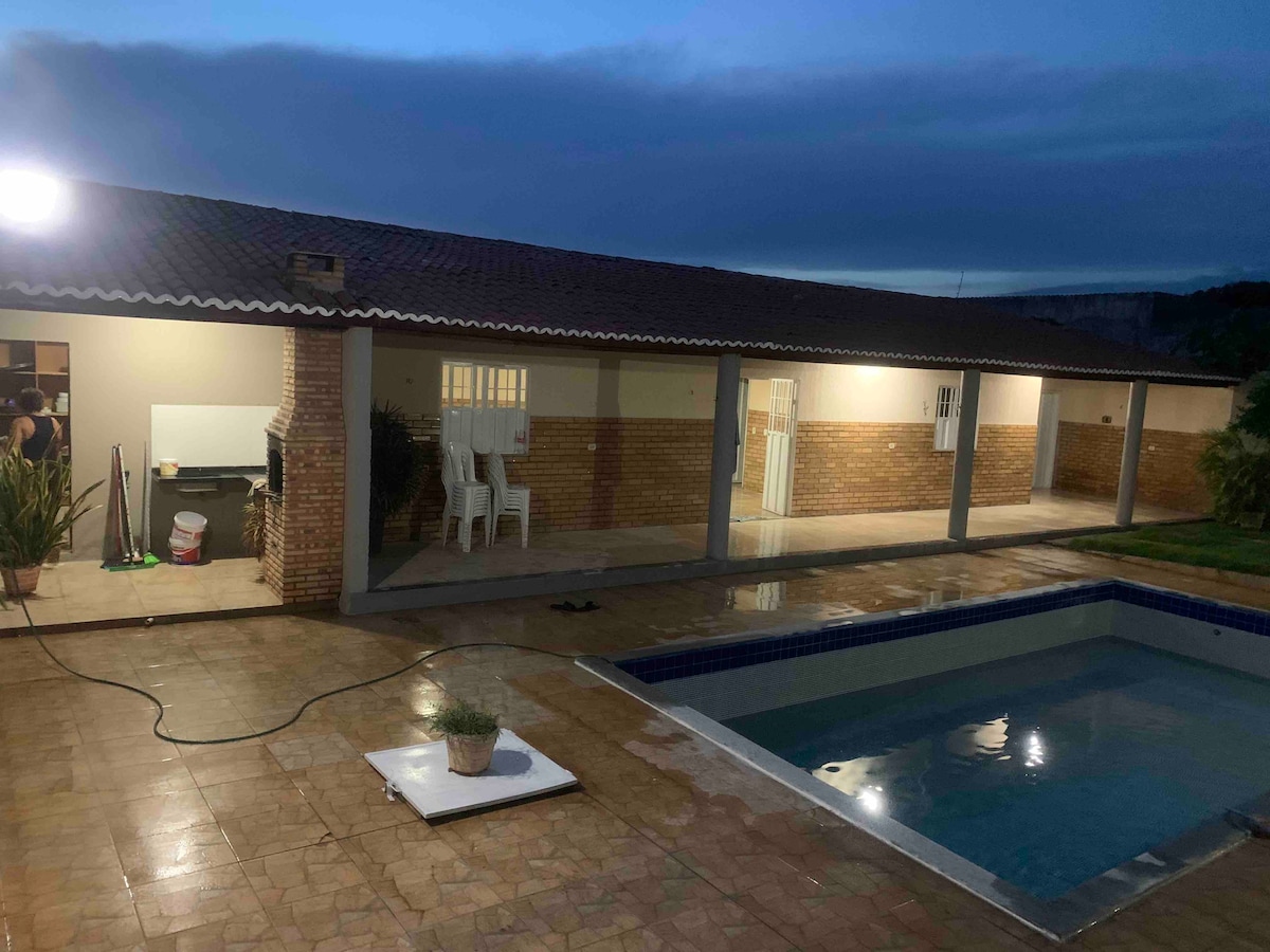 Espaço agradável com piscina e Deck!