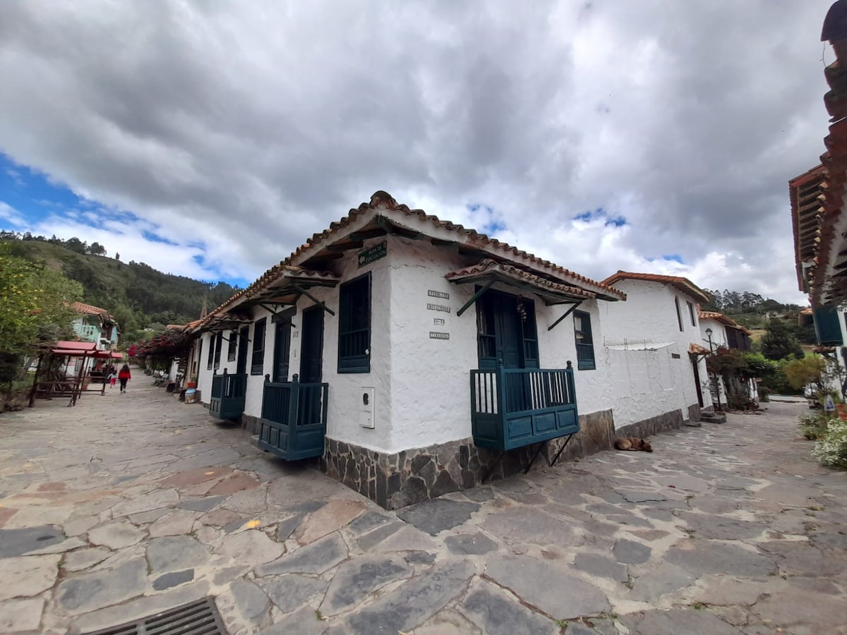 Agradable cabaña para 7 en el Pueblito Boyacense.