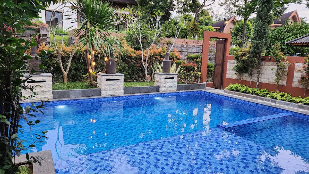Vimala Hills的巴厘岛2室游泳池别墅