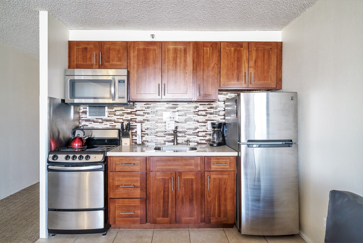 「棕榈」单间公寓，带免费停车位和全功能厨房
