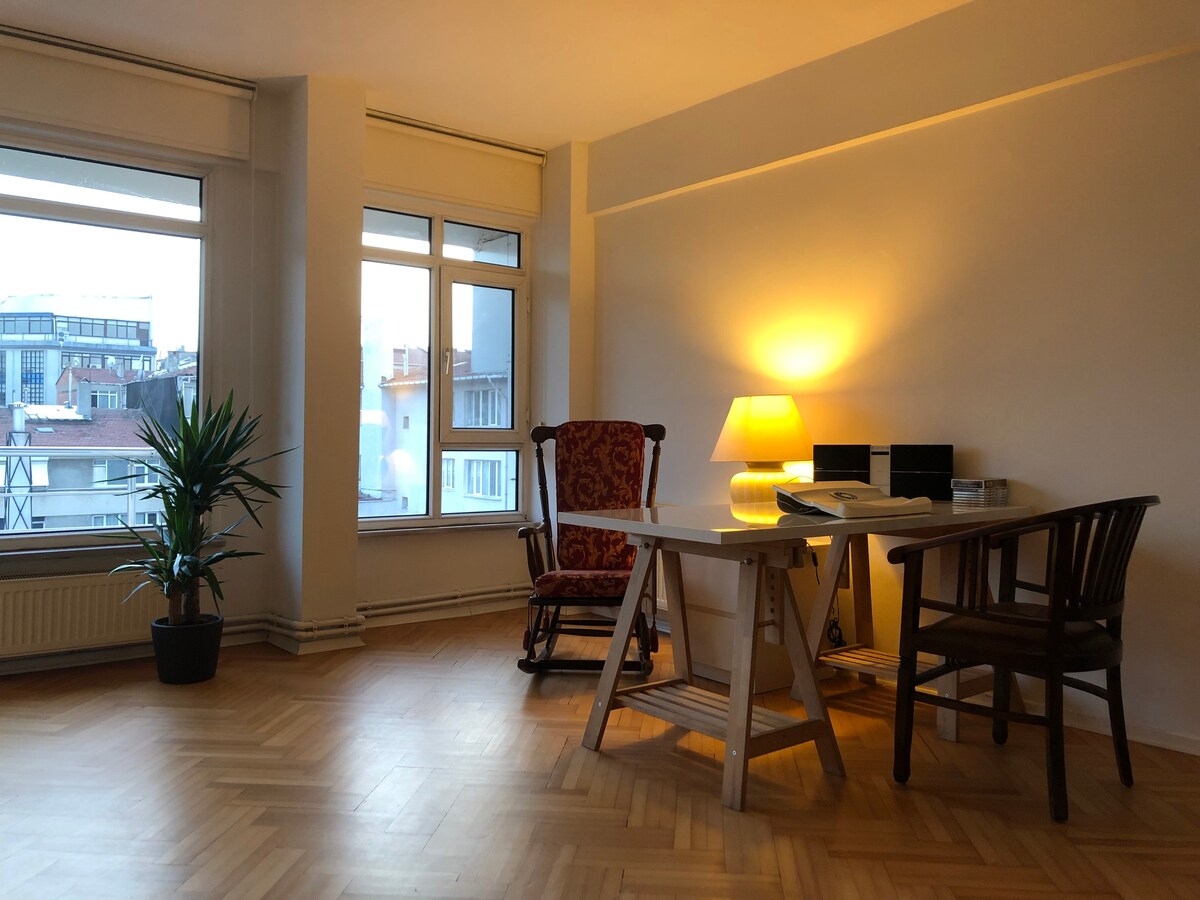 Spacious apartment in the heart of Kadıköy.