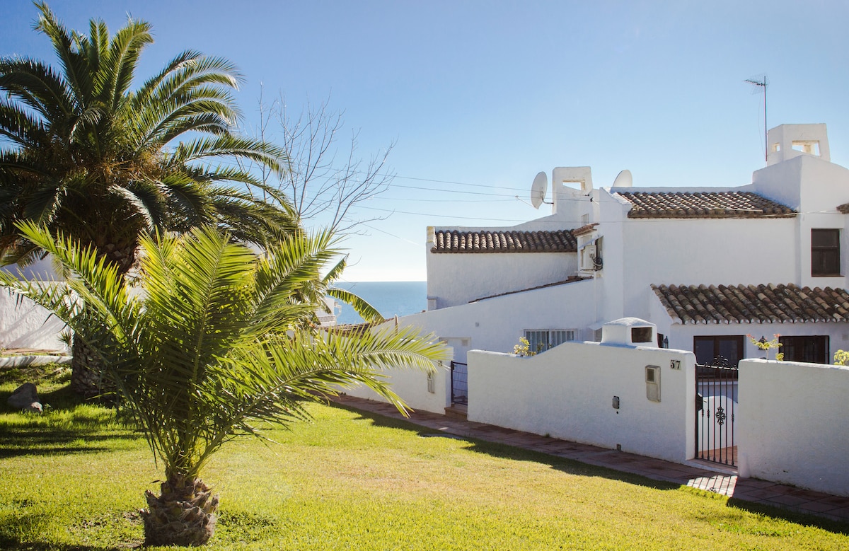 Charming Traditional Sea View 2 bed Villa