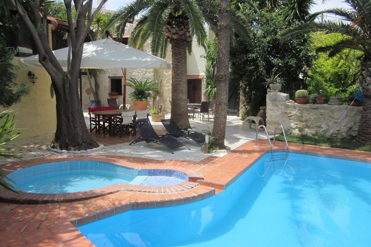 Attractive Villa in Giannoudi with Private Pool