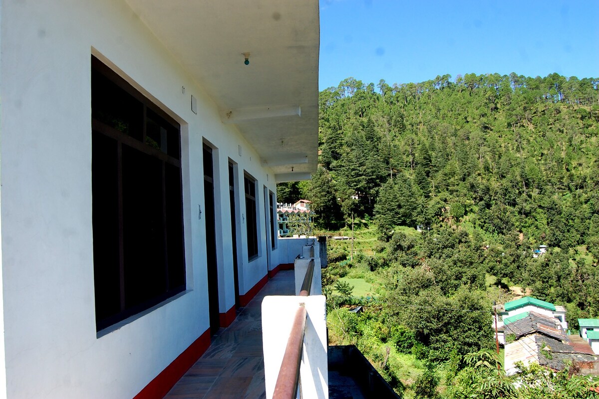 SNOW VIEW GUEST HOUSE KAUSANI