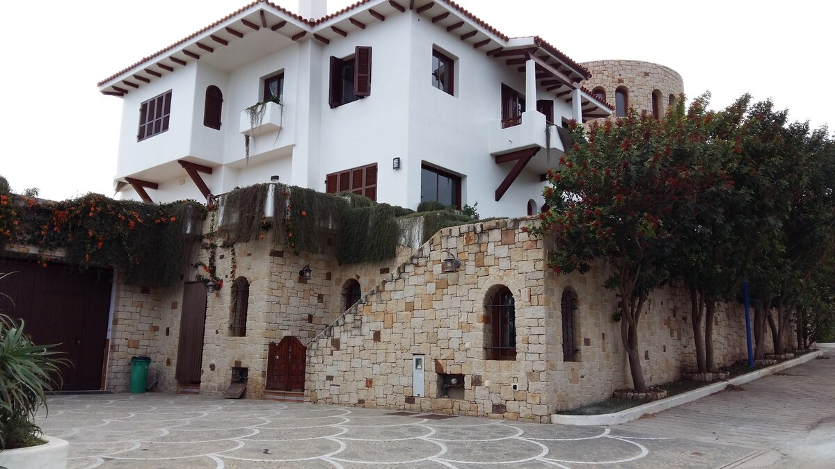 Cabo Negro espléndida villa de lujo  junto al mar