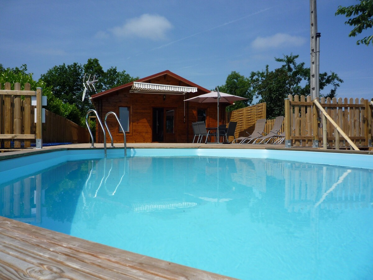 带私人泳池的度假木屋，位于多尔多涅市中心