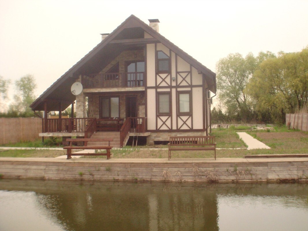 多瑙河沿岸的乡村度假屋