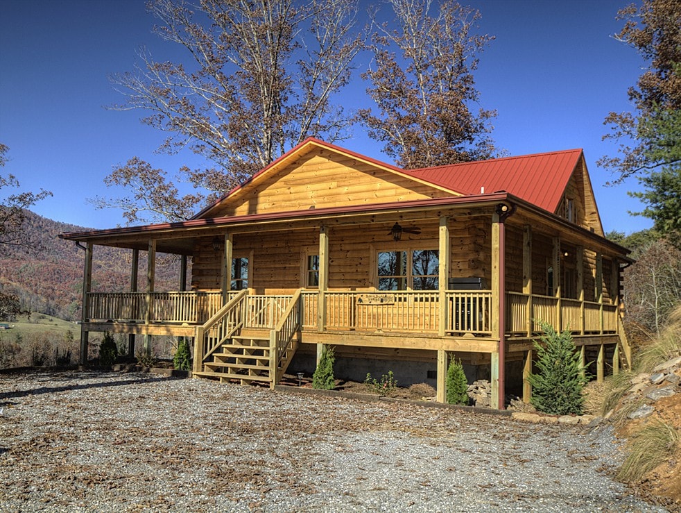 Black Bear Lodge Great Smoky Mtns Hot Tub King Bed