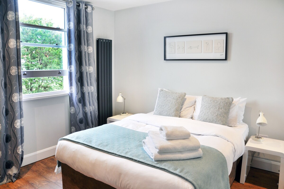 哈默史密斯两床公寓（ Two Bed Apartment in Hammersmith ）