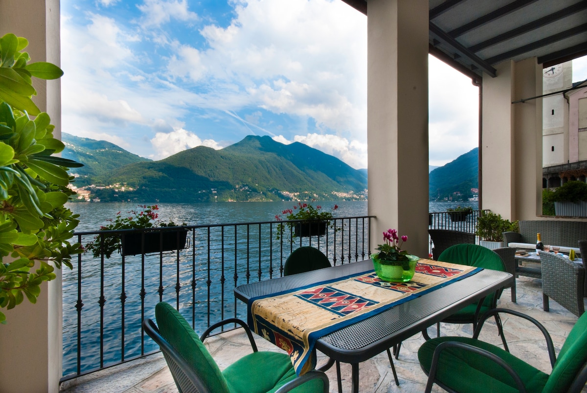 科莫湖（ Lake Como ）的绝佳露台