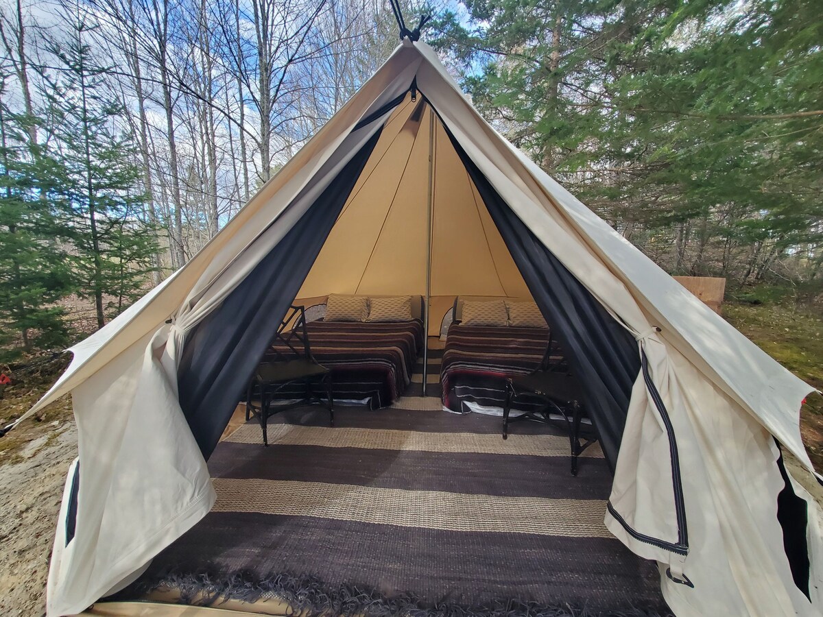 Webb Brook Belle, Waterfront Yurt/Tent Stay