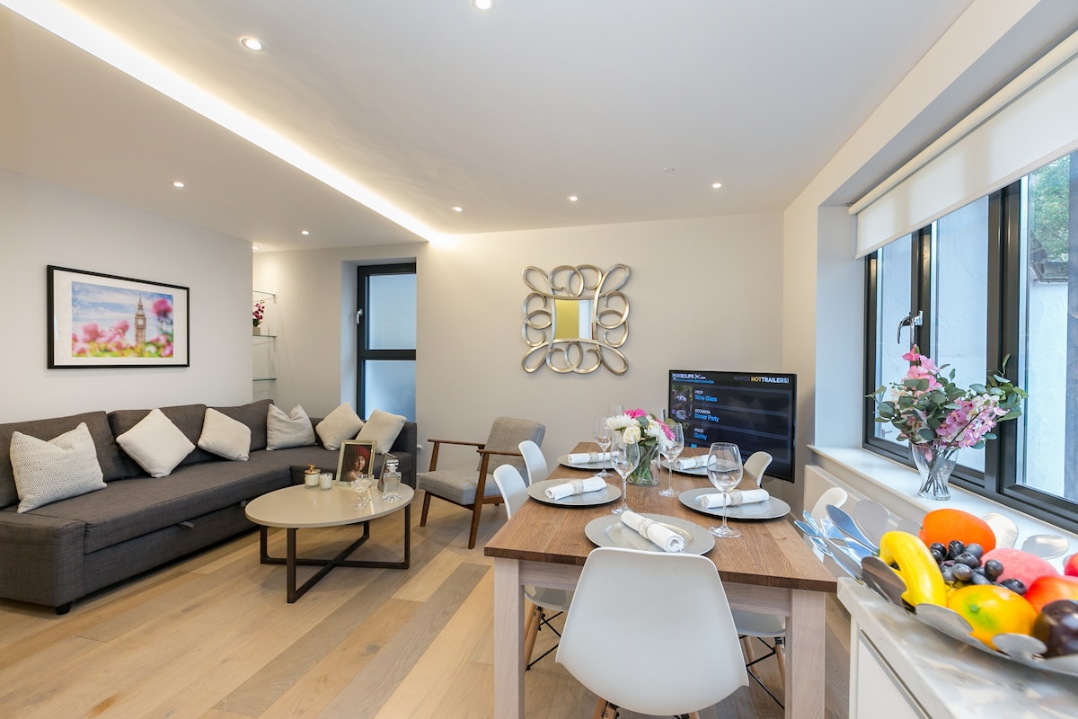 Beautiful modern 3-bedroom flat off Portobello