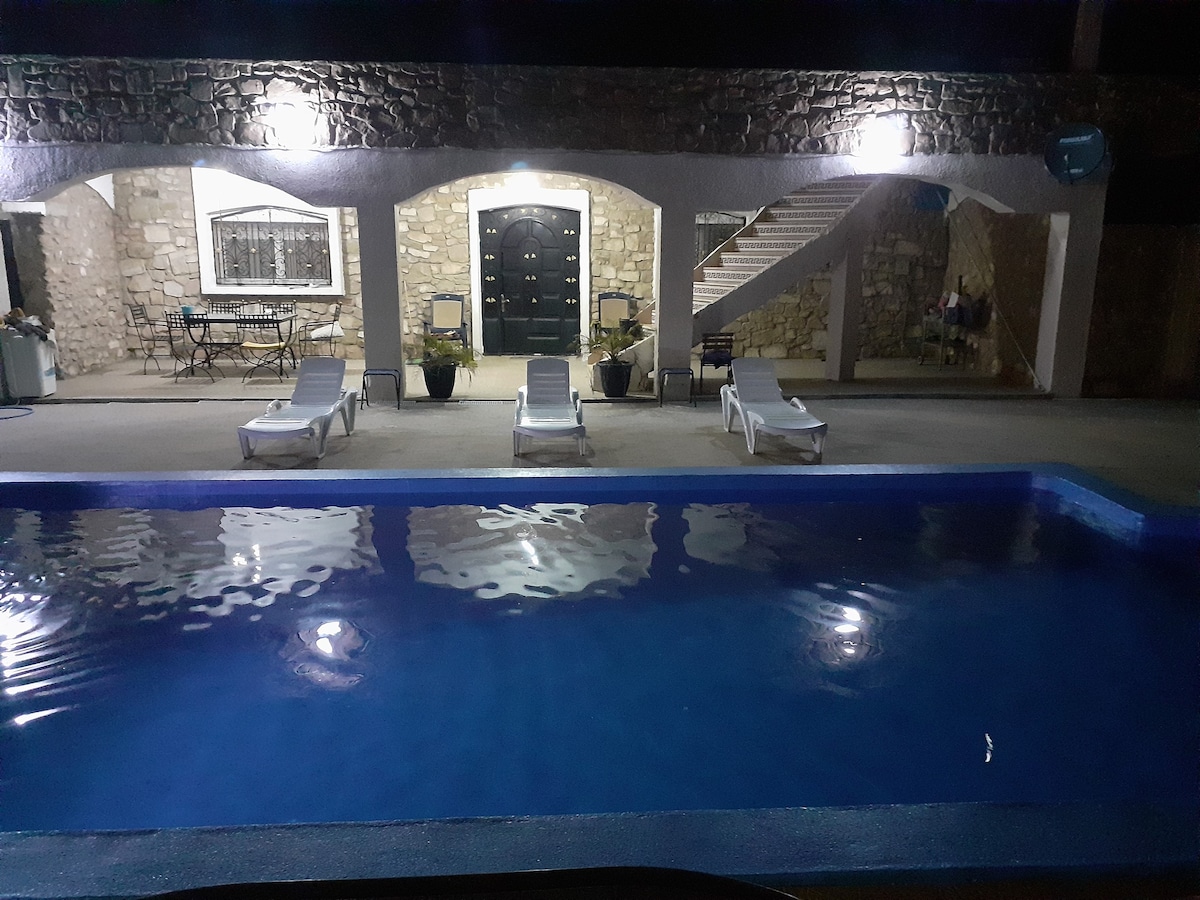 villa  avec piscine privée et wifi à oujda