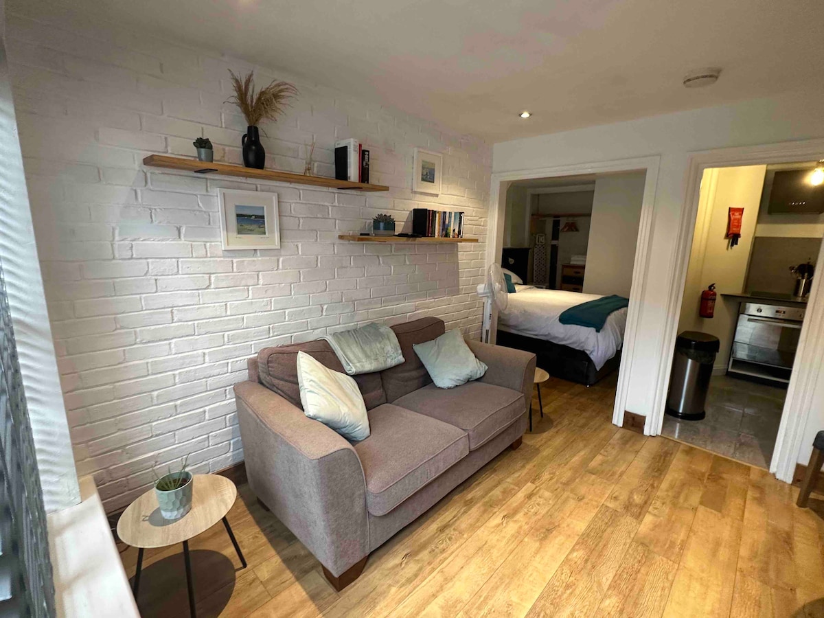 Wimborne Town Apartment