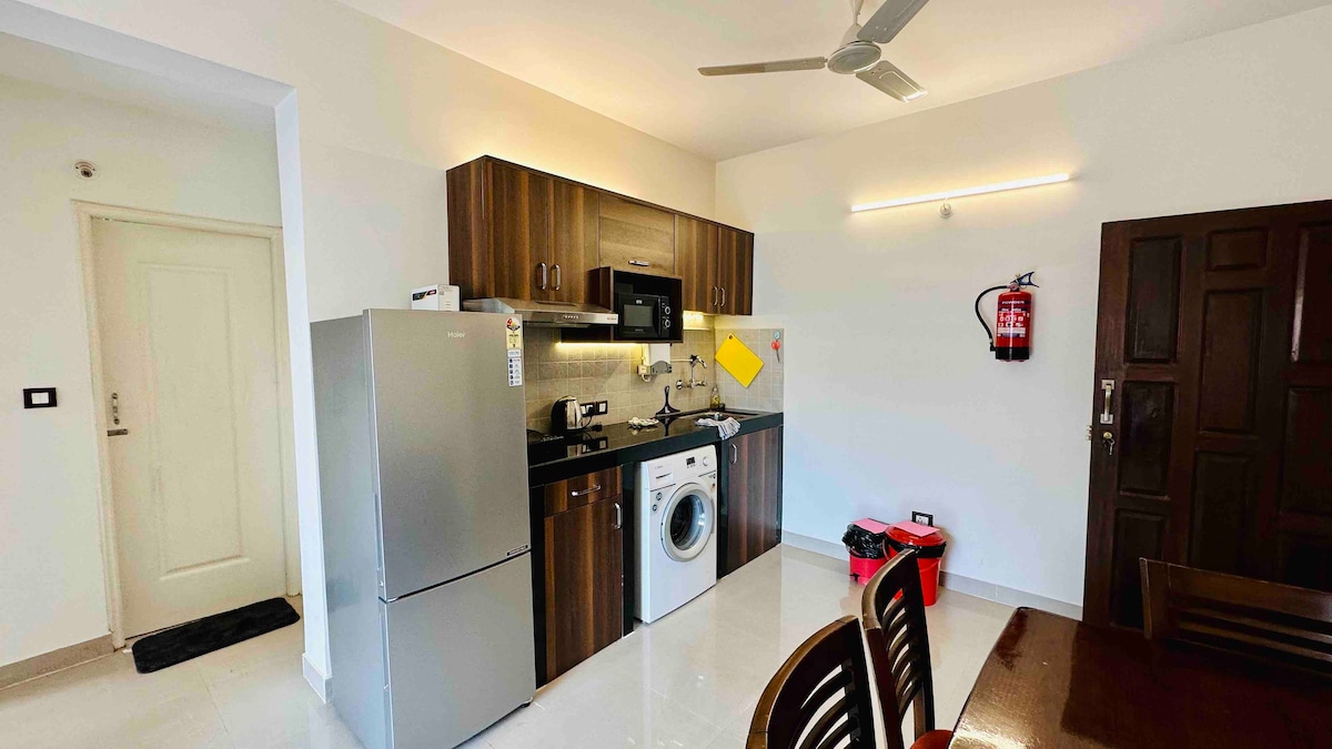 *The Hideaway - 2 BHK just 3 mins from the beach *