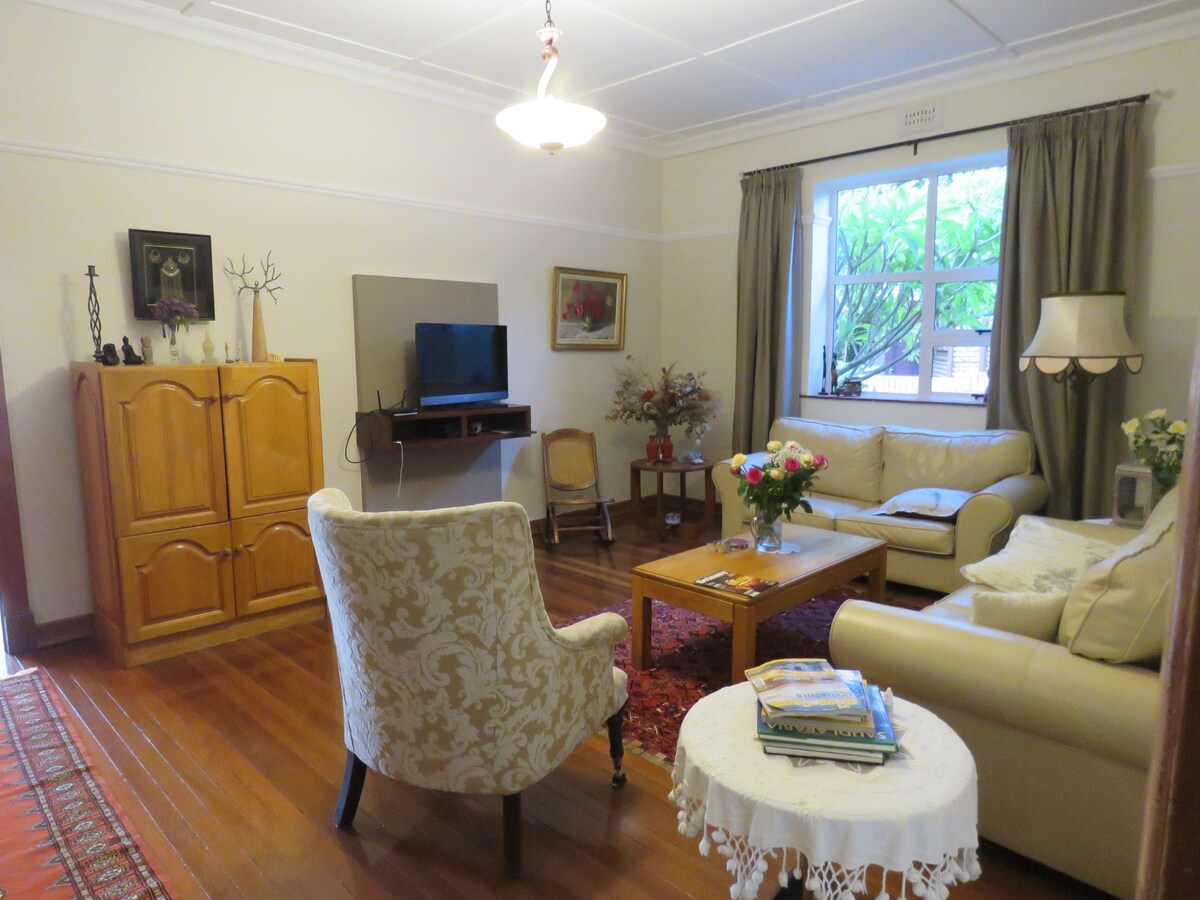 Historic Home in Central Gordon's Bay Village